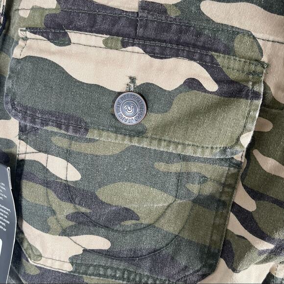 TRUE RELIGION Men’s Cargo Shorts Camouflage NWT - Picture 11 of 16